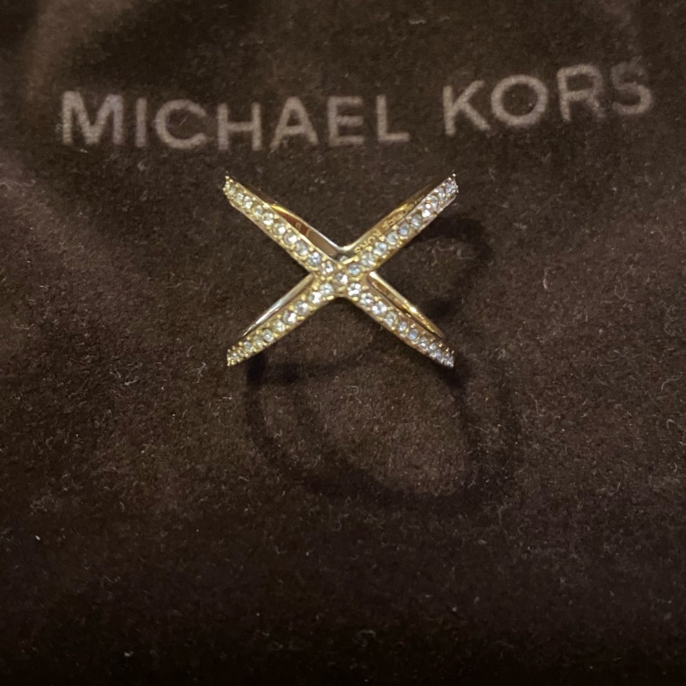 MICHAEL KORS GOLD TONE STEEL CRISS-CROSS CLEAR PAVE CRYSTAL RING